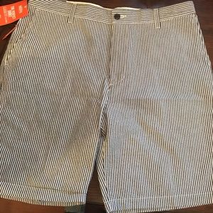 Dockers Classic Fit White Stripe Shorts Size 36